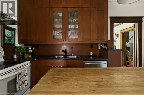 111 Spadina Avenue Hamilton ON L8M 2X4