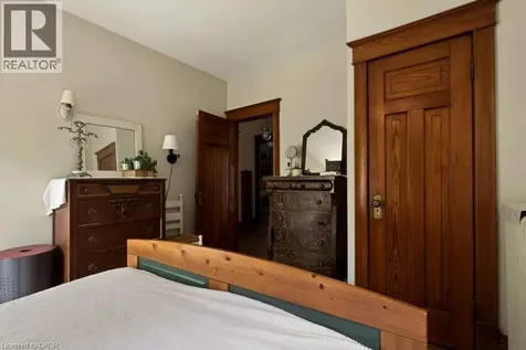 111 Spadina Avenue Hamilton ON L8M 2X4