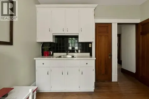 111 Spadina Avenue Hamilton ON L8M 2X4
