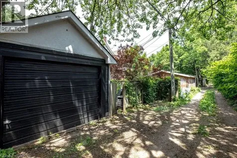 111 Spadina Avenue Hamilton ON L8M 2X4