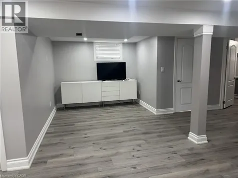 387 Upper Gage Avenue Hamilton ON L8V 4H8