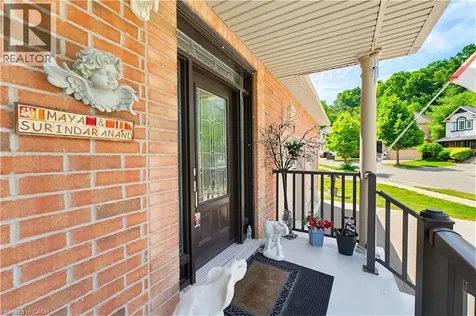 805 Munich Circle Waterloo ON N2V 2N5