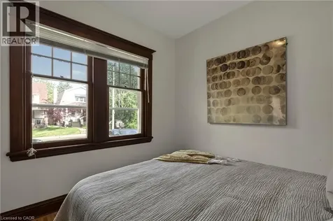 48 Longwood Road North Hamilton ON L8S 3V4