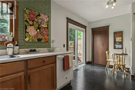 48 Longwood Road North Hamilton ON L8S 3V4