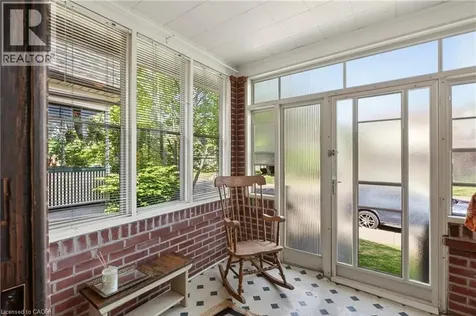 48 Longwood Road North Hamilton ON L8S 3V4