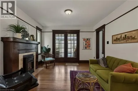 48 Longwood Road North Hamilton ON L8S 3V4