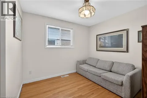34 Helen Street Dundas ON L9H 1N3