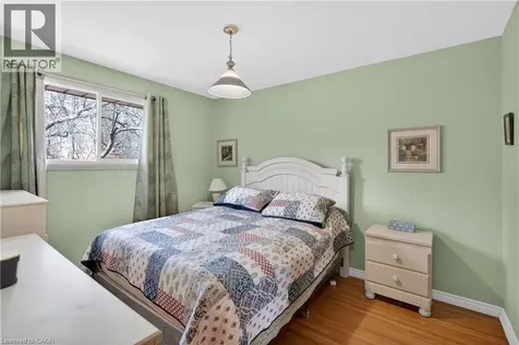 34 Helen Street Dundas ON L9H 1N3