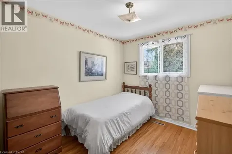 34 Helen Street Dundas ON L9H 1N3