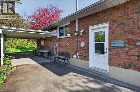 34 Helen Street Dundas ON L9H 1N3