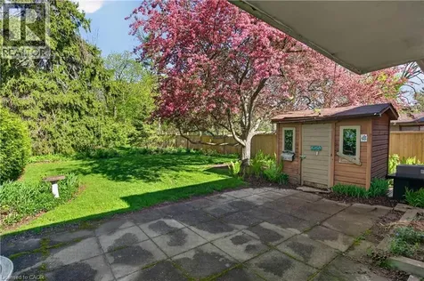 34 Helen Street Dundas ON L9H 1N3