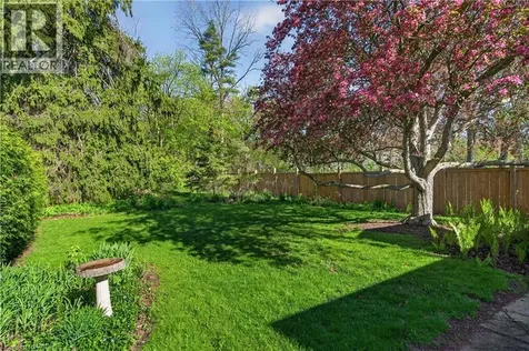 34 Helen Street Dundas ON L9H 1N3