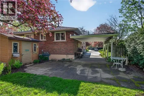 34 Helen Street Dundas ON L9H 1N3