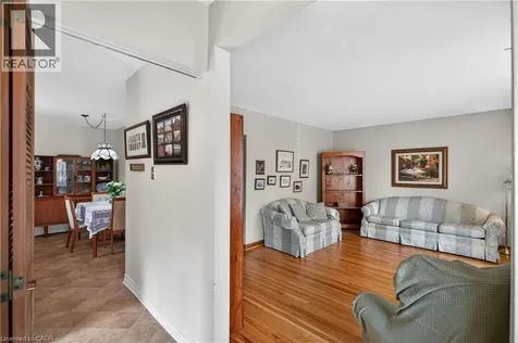 34 Helen Street Dundas ON L9H 1N3