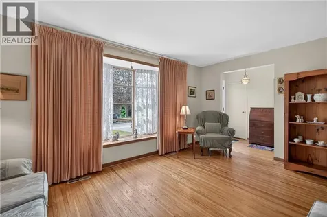 34 Helen Street Dundas ON L9H 1N3