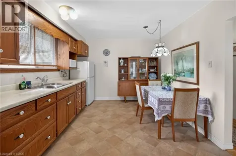 34 Helen Street Dundas ON L9H 1N3