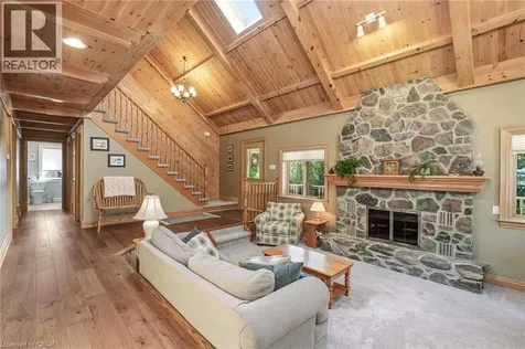 1811 Old Waterdown Road Burlington ON L7P 0T2