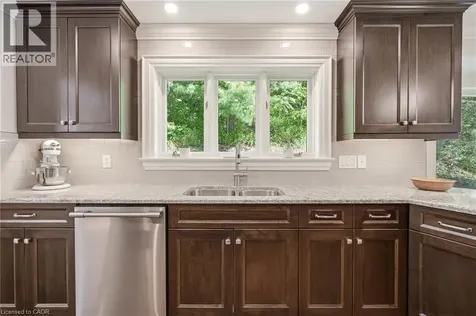 1811 Old Waterdown Road Burlington ON L7P 0T2
