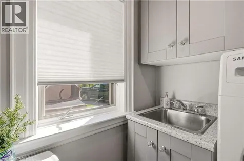 1811 Old Waterdown Road Burlington ON L7P 0T2