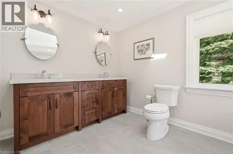 1811 Old Waterdown Road Burlington ON L7P 0T2