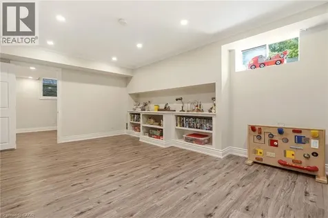 1811 Old Waterdown Road Burlington ON L7P 0T2