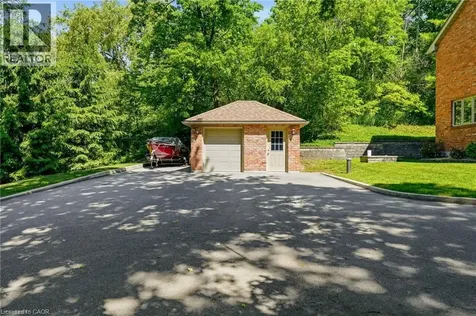 1811 Old Waterdown Road Burlington ON L7P 0T2
