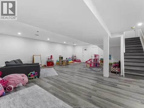 381 Tuscany Crescent Tecumseh ON N8N 4W6