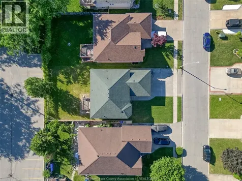 3867 Clara Avenue Windsor ON N9E 4X6