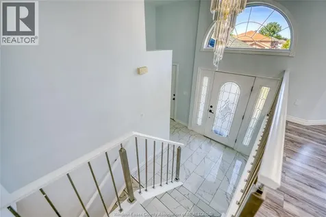 3867 Clara Avenue Windsor ON N9E 4X6