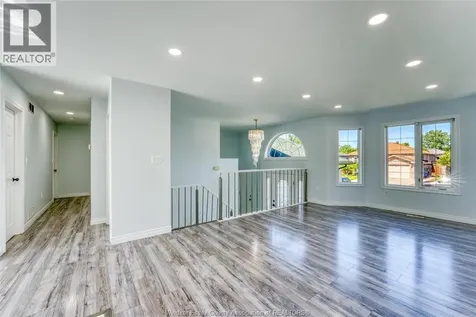 3867 Clara Avenue Windsor ON N9E 4X6