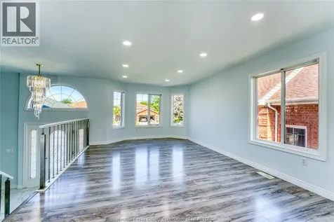 3867 Clara Avenue Windsor ON N9E 4X6