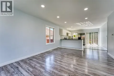 3867 Clara Avenue Windsor ON N9E 4X6