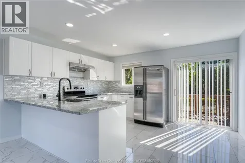 3867 Clara Avenue Windsor ON N9E 4X6