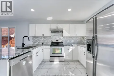 3867 Clara Avenue Windsor ON N9E 4X6