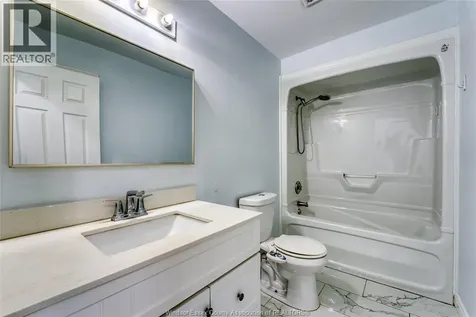 3867 Clara Avenue Windsor ON N9E 4X6