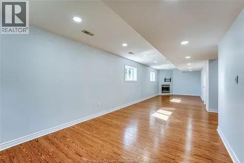 3867 Clara Avenue Windsor ON N9E 4X6