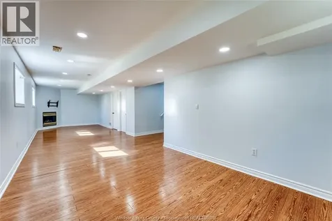 3867 Clara Avenue Windsor ON N9E 4X6