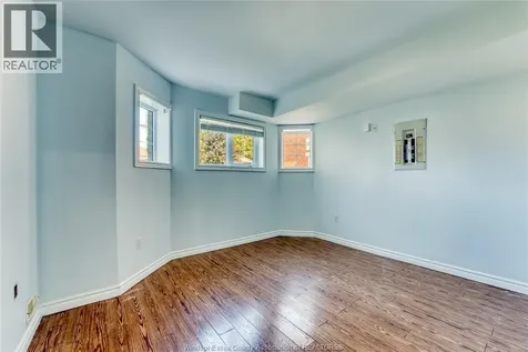 3867 Clara Avenue Windsor ON N9E 4X6