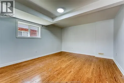 3867 Clara Avenue Windsor ON N9E 4X6