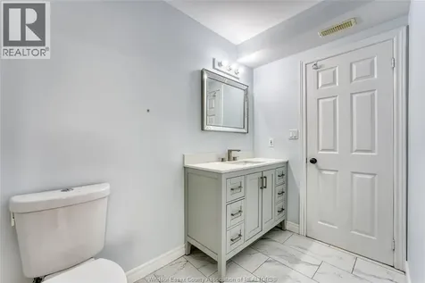 3867 Clara Avenue Windsor ON N9E 4X6
