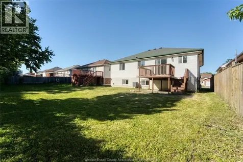 3867 Clara Avenue Windsor ON N9E 4X6