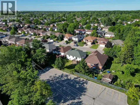 3867 Clara Avenue Windsor ON N9E 4X6