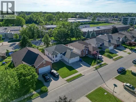 3867 Clara Avenue Windsor ON N9E 4X6