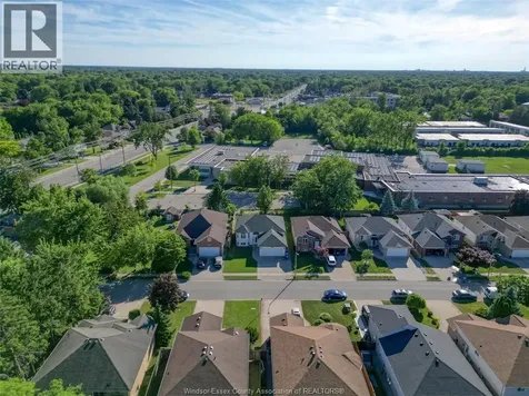 3867 Clara Avenue Windsor ON N9E 4X6
