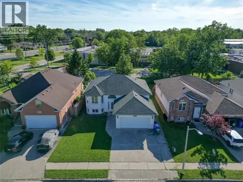 3867 Clara Avenue Windsor ON N9E 4X6