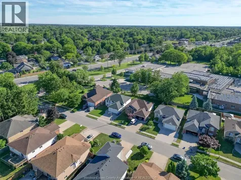 3867 Clara Avenue Windsor ON N9E 4X6