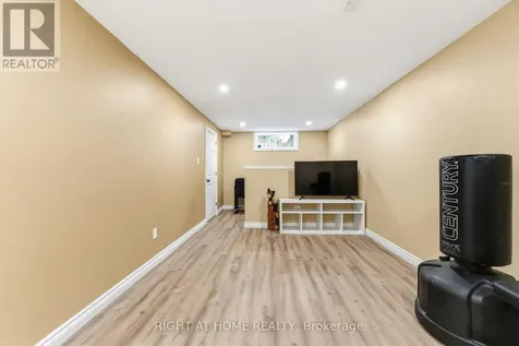 52 Fieldberry Private Ottawa ON K2J 5E8