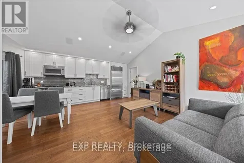 18 Ivylea Street Ottawa ON K2G 4X5