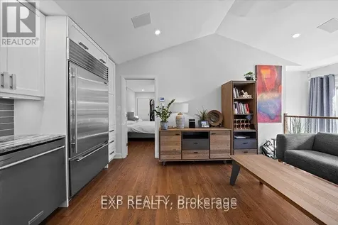 18 Ivylea Street Ottawa ON K2G 4X5