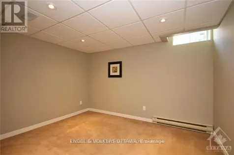 28 Country Club Drive Ottawa ON K1V 9Y5
